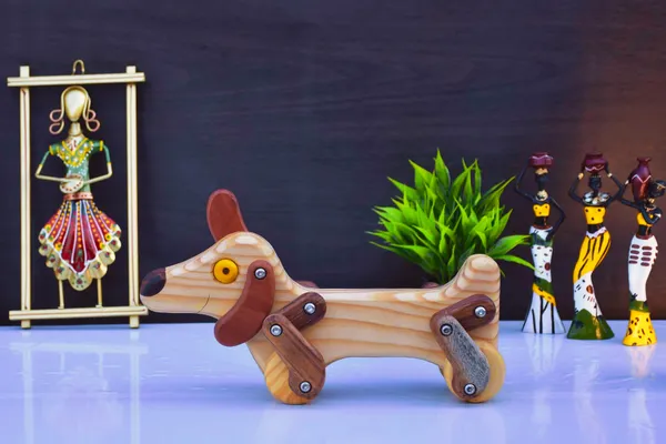 Wooden_Dog_Figurine_Decorative_Showpiece