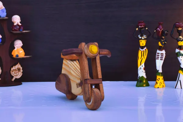 Wooden_Ride-On_Scooter_Toy_For_Children