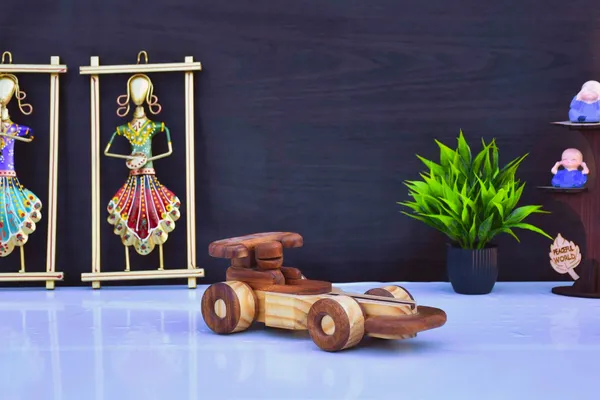 Wooden_Race_Car_Toy
