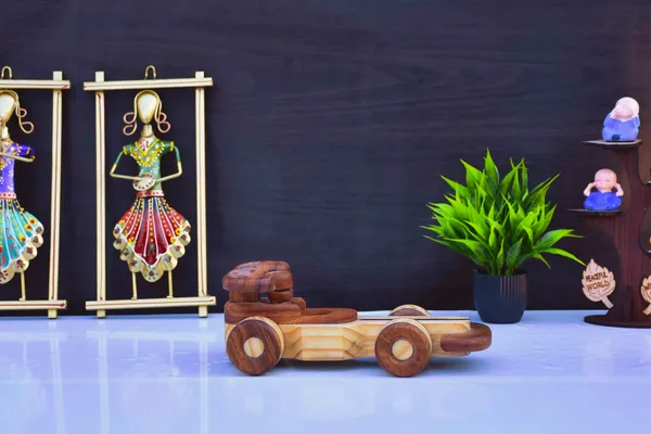 Wooden_Race_Car_Toy