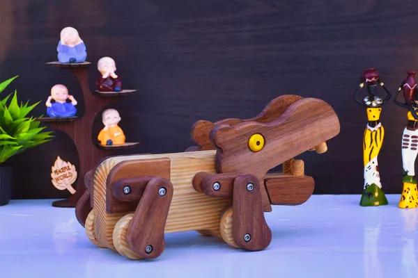 Wooden_Hippo_Rolling_Toy