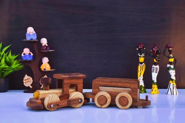 Wooden_Train_Engine_And_Carriage_Toy