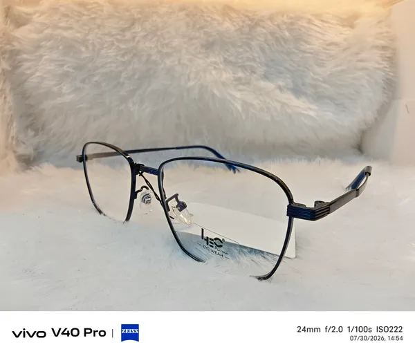 Black_Metal_Rectangular_Eyeglasses