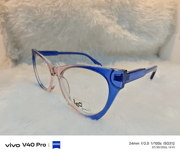 Blue_And_Pink_Transparent_Cat_Eye_Eyeglasses