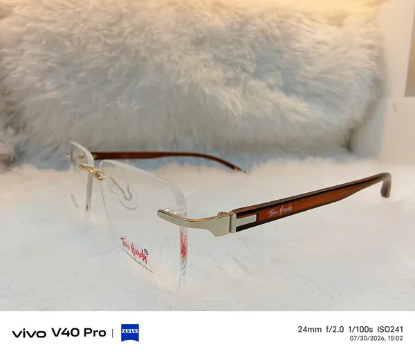Brown_Rimless_Eyeglasses