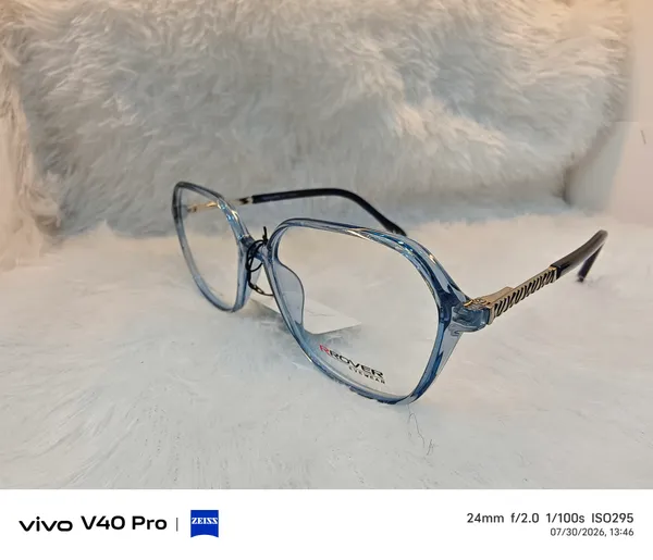 Blue_Transparent_Oval_Frame_Eyeglasses