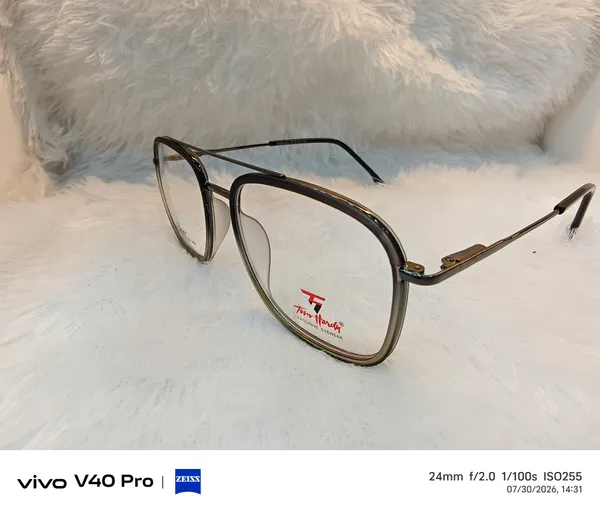 Black_Metal_Round_Frame_Eyeglasses