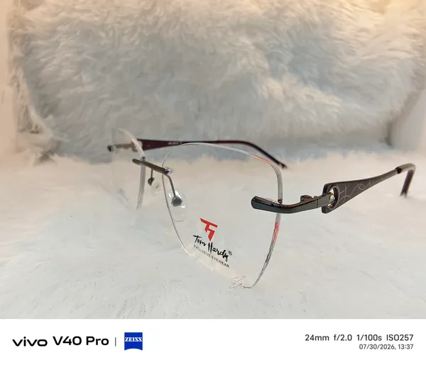 Rimless_Metal_Frame_Eyeglasses