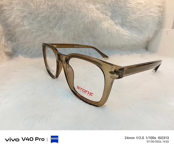 Translucent_Brown_Rectangular_Eyeglass_Frame