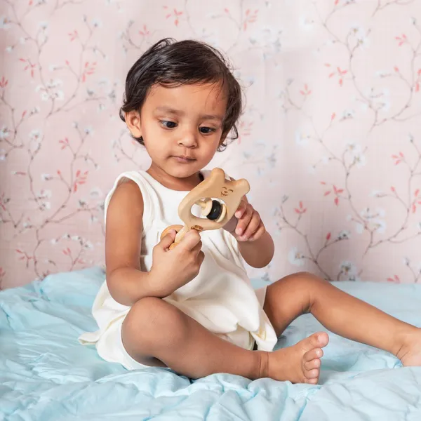 NibbleNose™_Premium_Neem_Wood_Animal_Face_Rattle_And_Massager_For_Babies