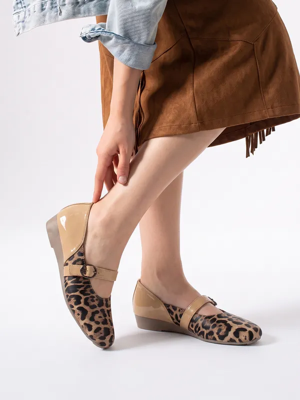 Brown_Synthetic_Leopard_Print_Buckle_Wedge_Shoes_For_Women