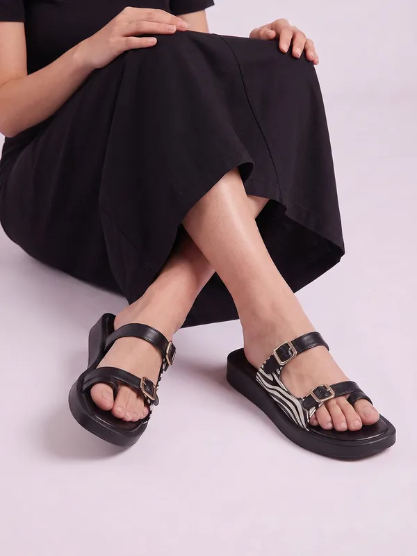 Black_Synthetic_Zebra_Print_Buckle_Wedge_Sandals_For_Women