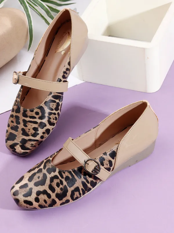 Brown_Synthetic_Leopard_Print_Buckle_Wedge_Shoes_For_Women