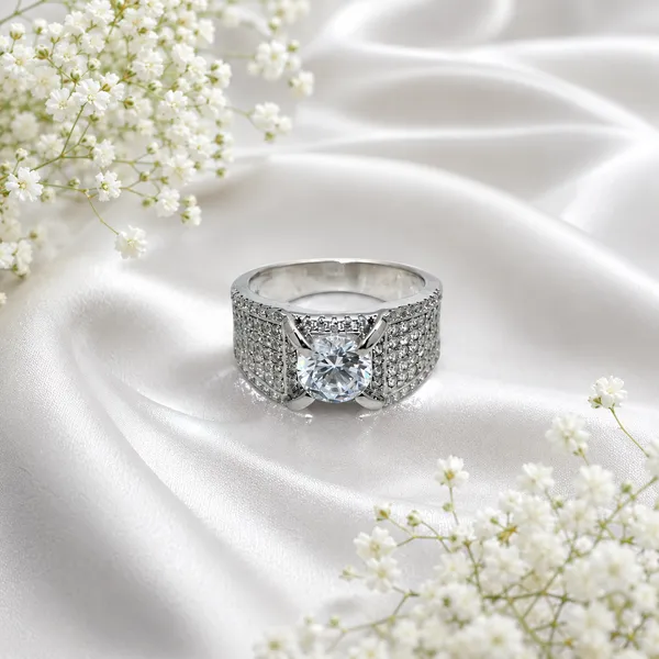 Mak_Luxe_925_Streling_Silver_Royal_Embrace_Solitaire_Diamond_Men’s_Ring