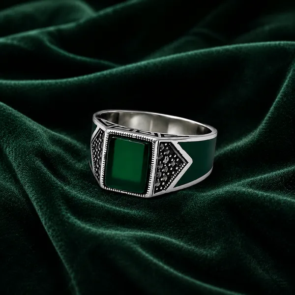 Mak_Luxe_925_Streling_Silver__Royal_Emerald_Majesty_Men’s_Statement_Ring