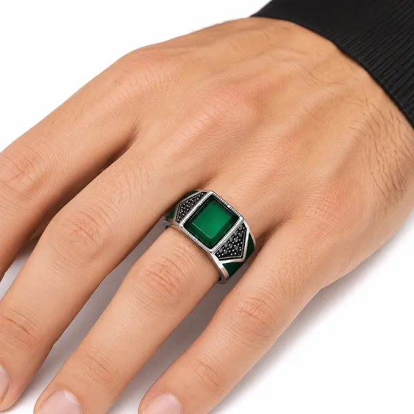 Mak_Luxe_925_Streling_Silver__Royal_Emerald_Majesty_Men’s_Statement_Ring