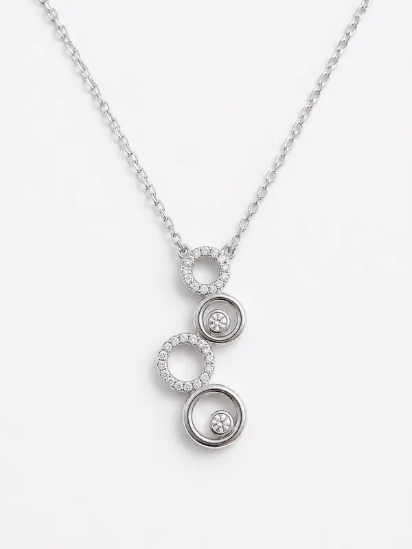 Mak_Luxe_Interlocking_Circle_Pendant_With_Chain