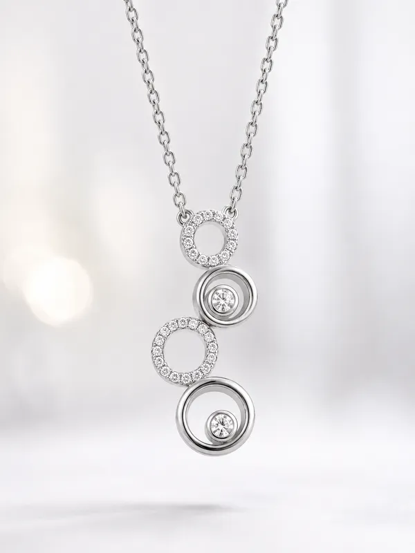 Mak_Luxe_Interlocking_Circle_Pendant_With_Chain