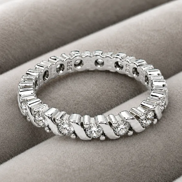 Mak_Luxe_925_Sterling_Silver_Eternal_Twist_Diamond_Band_Ring