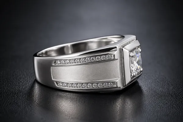 Mak_Luxe_925_Streling_Silver_Imperial_Radiance_Solitaire_Men’s_Statement_Ring