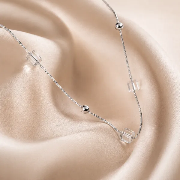 Mak_Luxe_Minimalist_Crystal_Beaded_Itliyan_Pendent_With_Chain