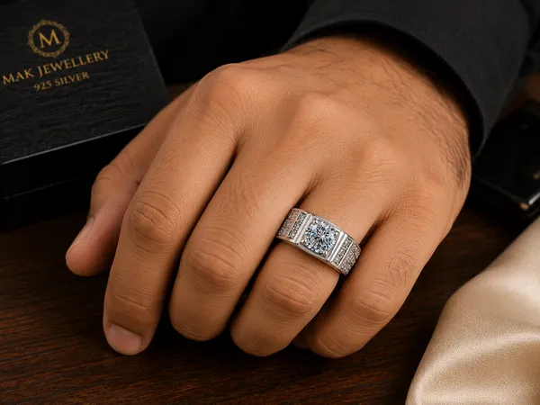 Mak_Luxe_925_Streling_Silver_Majestic_Radiance_Round_Solitaire_Men’s_Ring