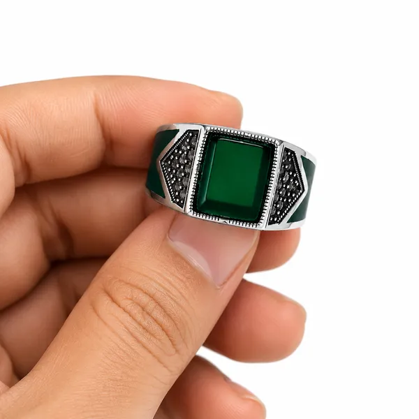 Mak_Luxe_925_Streling_Silver__Royal_Emerald_Majesty_Men’s_Statement_Ring