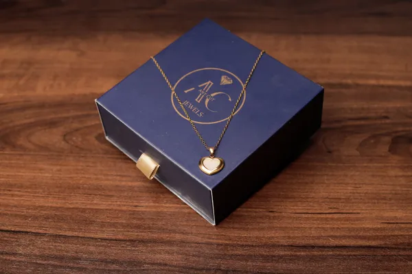 Eternal_Heart_Necklace