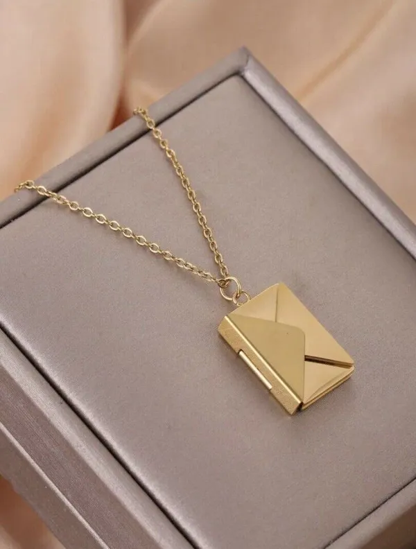 Gold_Tone_Envelope_Pendant_Necklace_For_Women