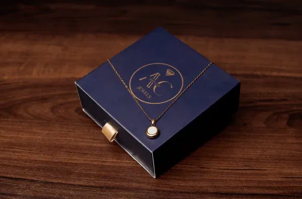 Aurevia_Disc_Pendant