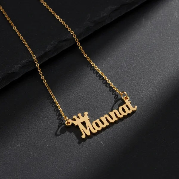 Customised_Name_Pendant_With_Crown