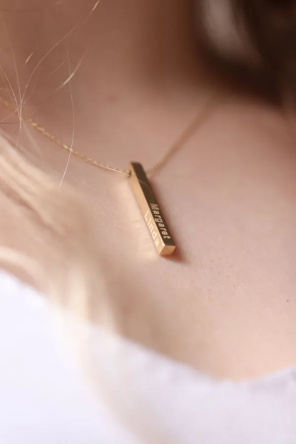 Gold_Tone_Bar_Pendant_Necklace