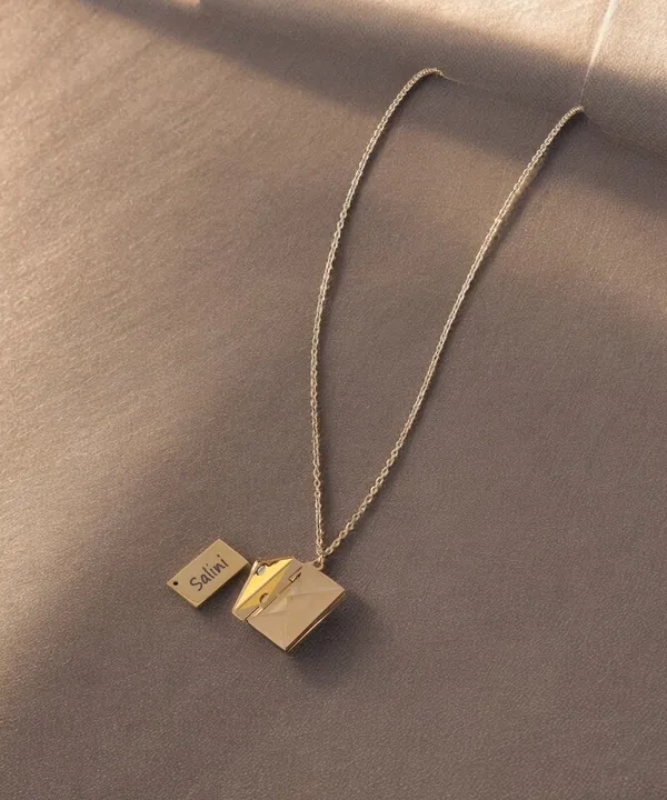 Gold_Tone_Envelope_Pendant_Necklace_For_Women