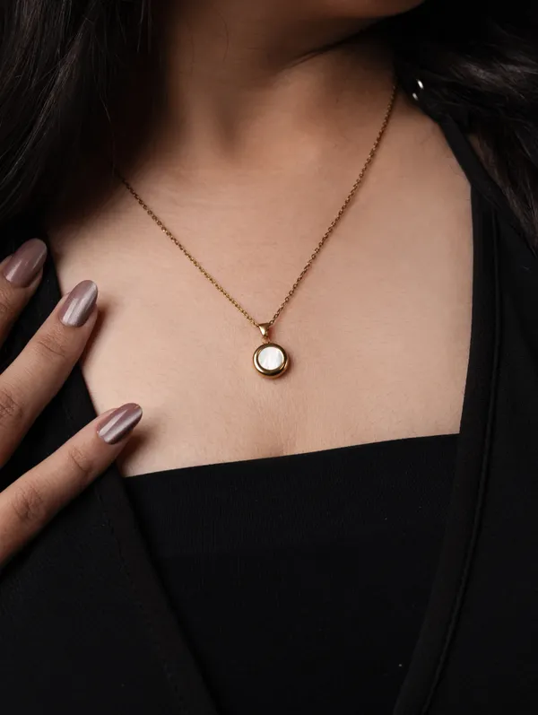 Aurevia_Disc_Pendant