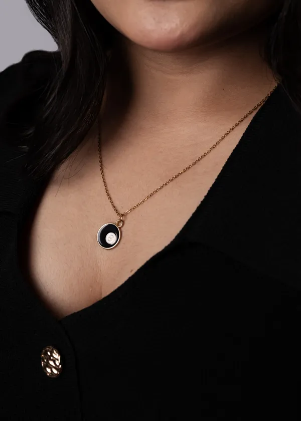 Eclipse_No._8_Pendant_Necklace_Signature_Edition