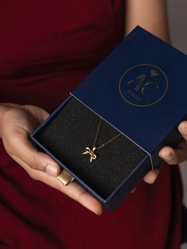 Classic_Bow_Charm_Necklace