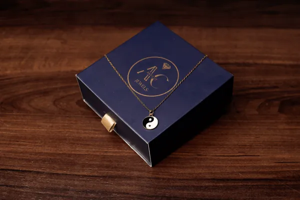 Aquilibra_Yin_Yang_Pendant_Necklace