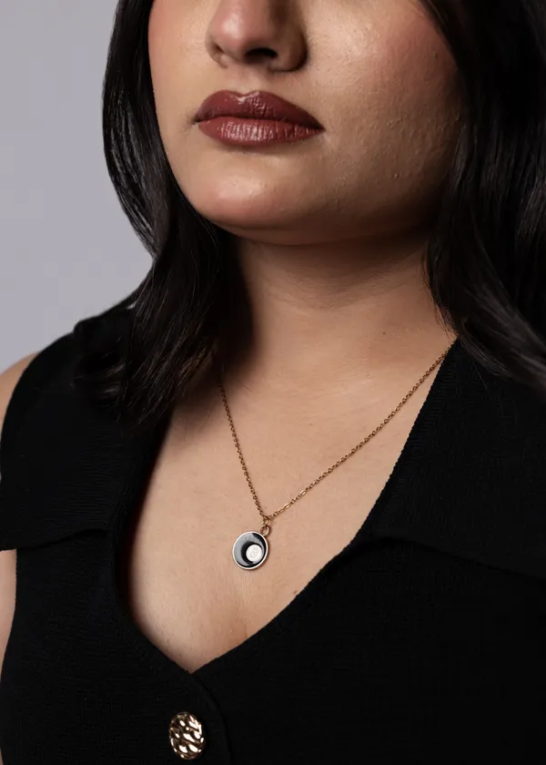Eclipse_No._8_Pendant_Necklace_Signature_Edition