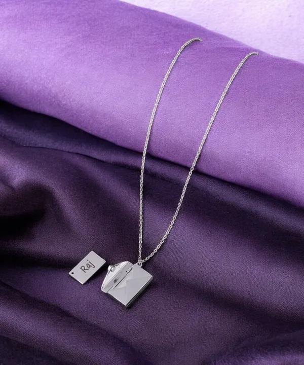Silver_Tone_Envelope_Pendant_Necklace_For_Women