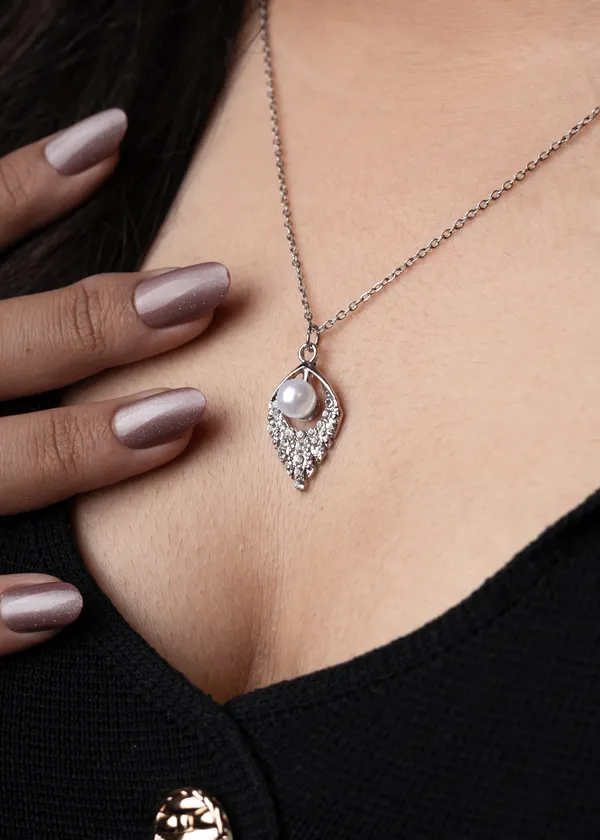Luna_Grace_Pearl_Drop_Pendant_Necklace