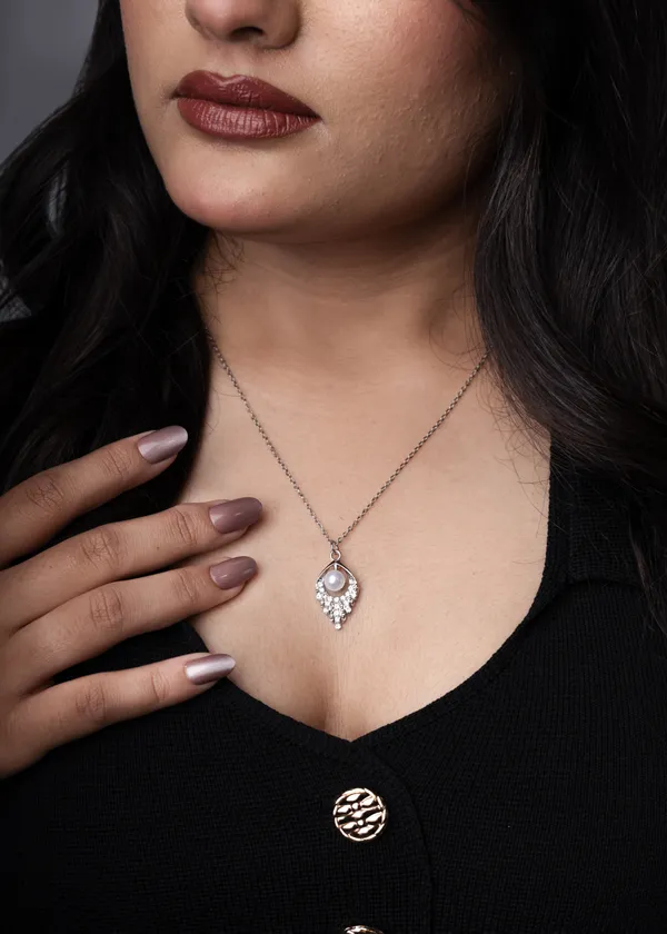 Luna_Grace_Pearl_Drop_Pendant_Necklace