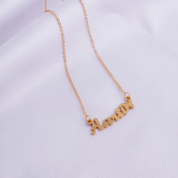 Elegant_Name_Pendant_Necklace_With_Butterfly_Charm