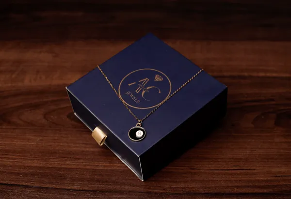 Eclipse_No._8_Pendant_Necklace_Signature_Edition
