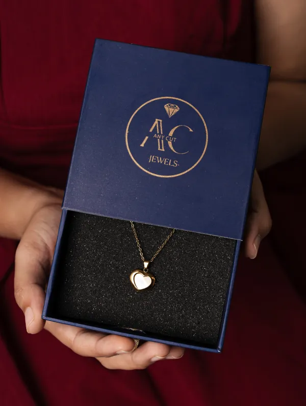 Eternal_Heart_Necklace