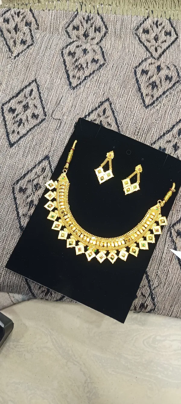Gold_Tone_Alloy_Geometric_Necklace_Set_For_Women