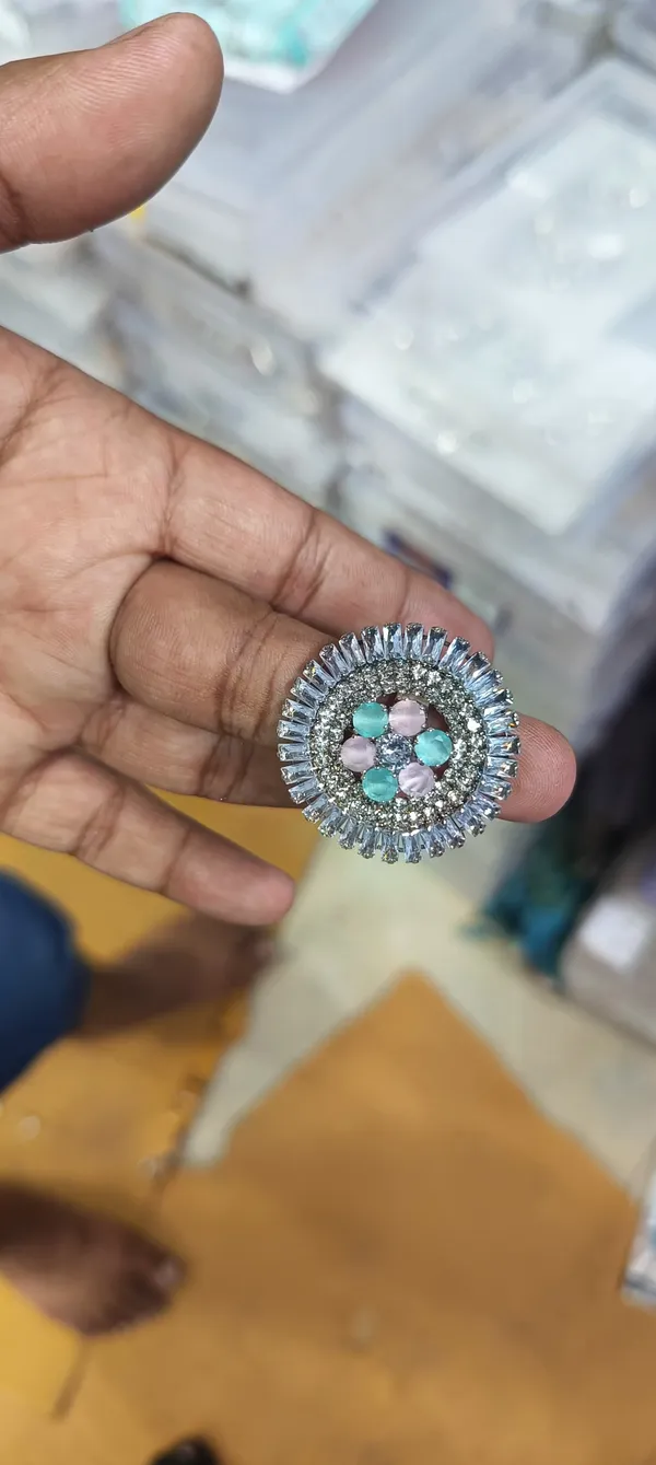 Silver_Tone_Alloy_Stone_Embellished_Round_Brooch_For_Women