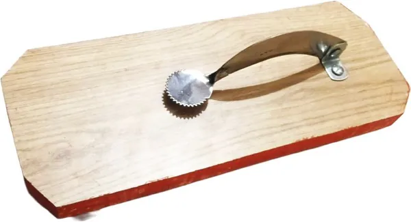 Wood_Base_Metal_Blade_Coconut_Scraper_Grater_Pack_Of_2