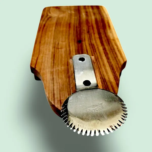 Wood_Traditional_Manual_Coconut_Scraper