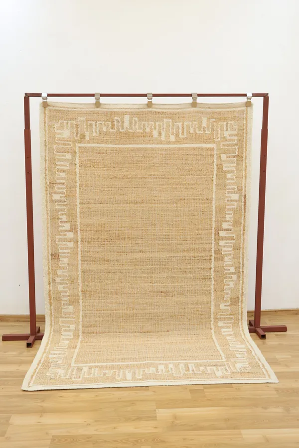 Woven_Neutral_Geometric_Pattern_Area_Rug