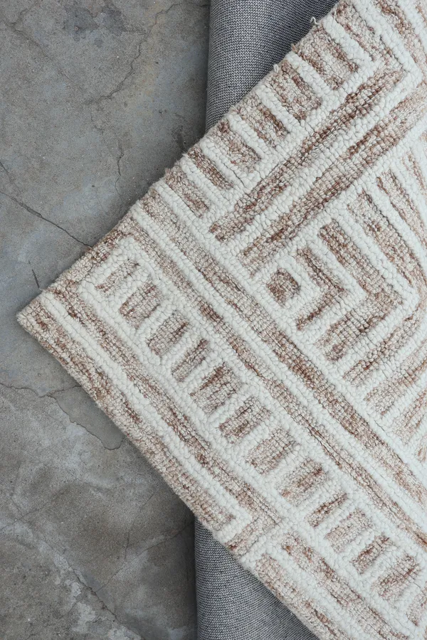Woven_Textured_Geometric_Pattern_Area_Rug